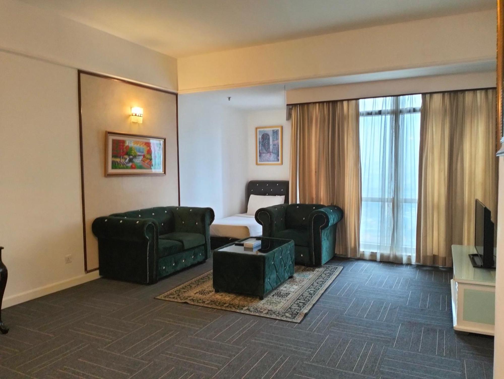 Luxy Service At Times Square Kl Apartment *